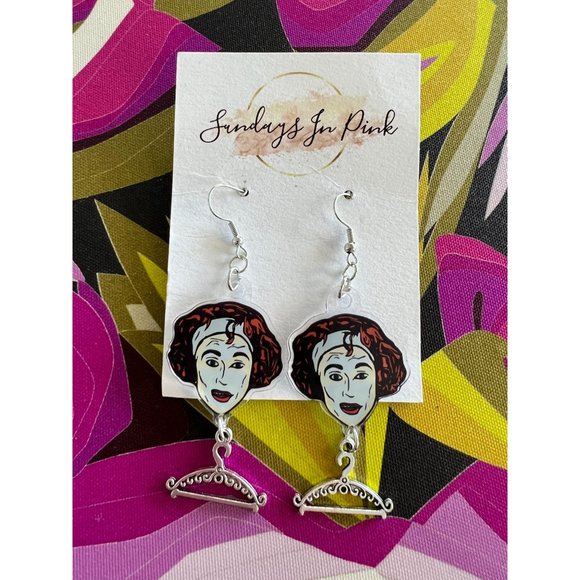 MOMMY Wire Hanger Statement Earrings NEW - Picture 3 of 3